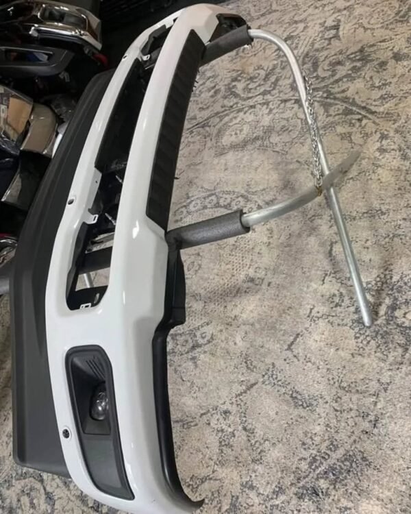 Like New 2017-2022 Oxford White Ford F250/F350 Front Bumper Super Duty - Image 2