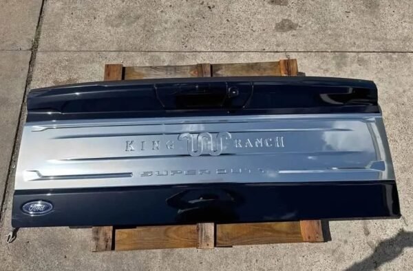 Like New 2017+ F250/F350 OEM King Ranch Tailgate with Cameras - Image 3