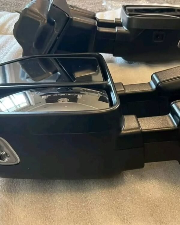 OEM Ford Tow Mirrors with Heated LED Puddle Light and Turn Signal Light - Image 4