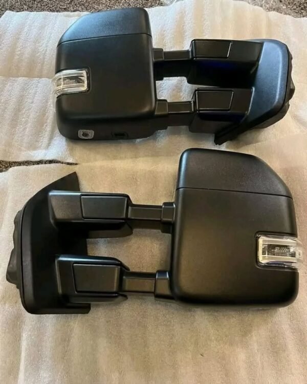 OEM Ford Tow Mirrors with Heated LED Puddle Light and Turn Signal Light - Image 3