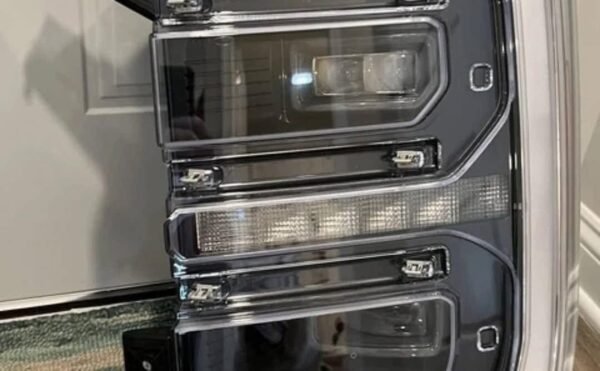 NEW 2023-2025 Super Duty OEM Ford LH & RH Projector Lamps - Image 3